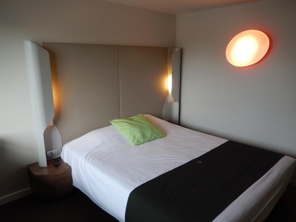 Campanile Biarritz Hotel Bagian luar foto