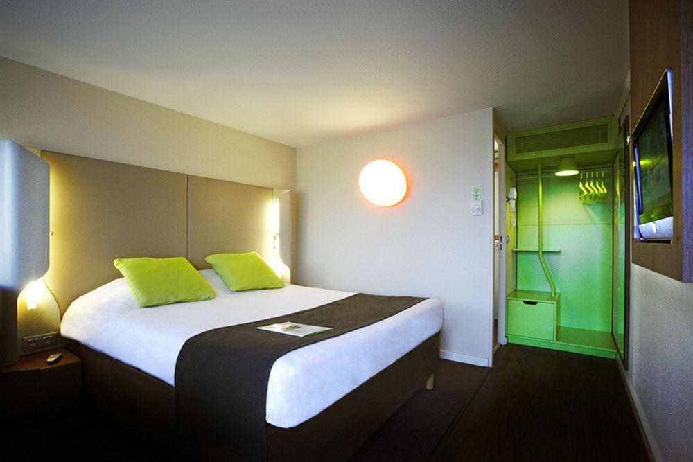 Campanile Biarritz Hotel Bagian luar foto