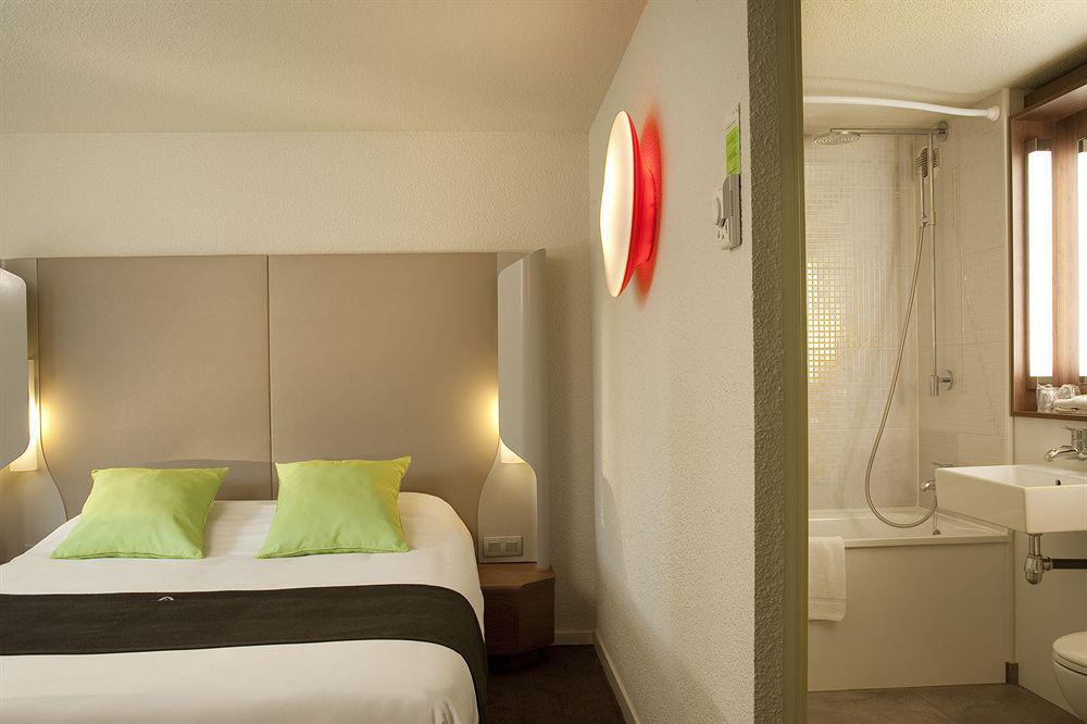 Campanile Biarritz Hotel Bagian luar foto